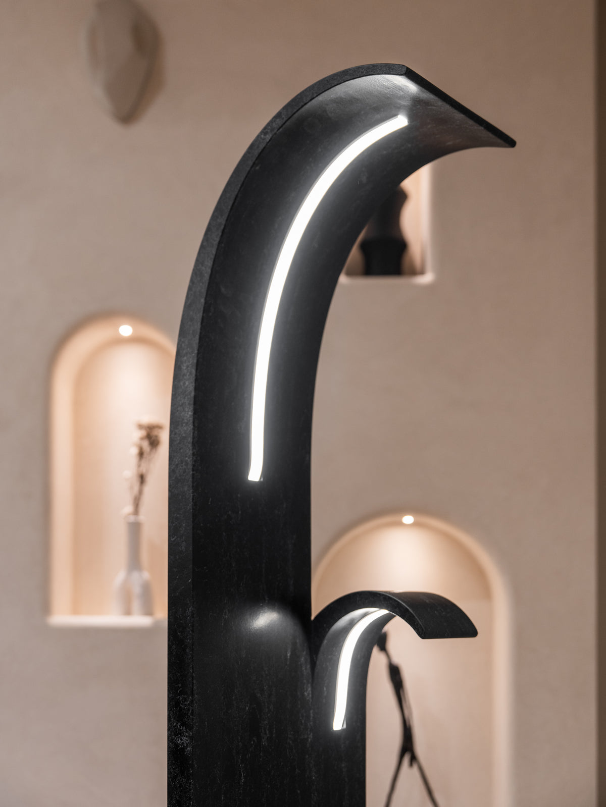 從檯面走下來的那道光