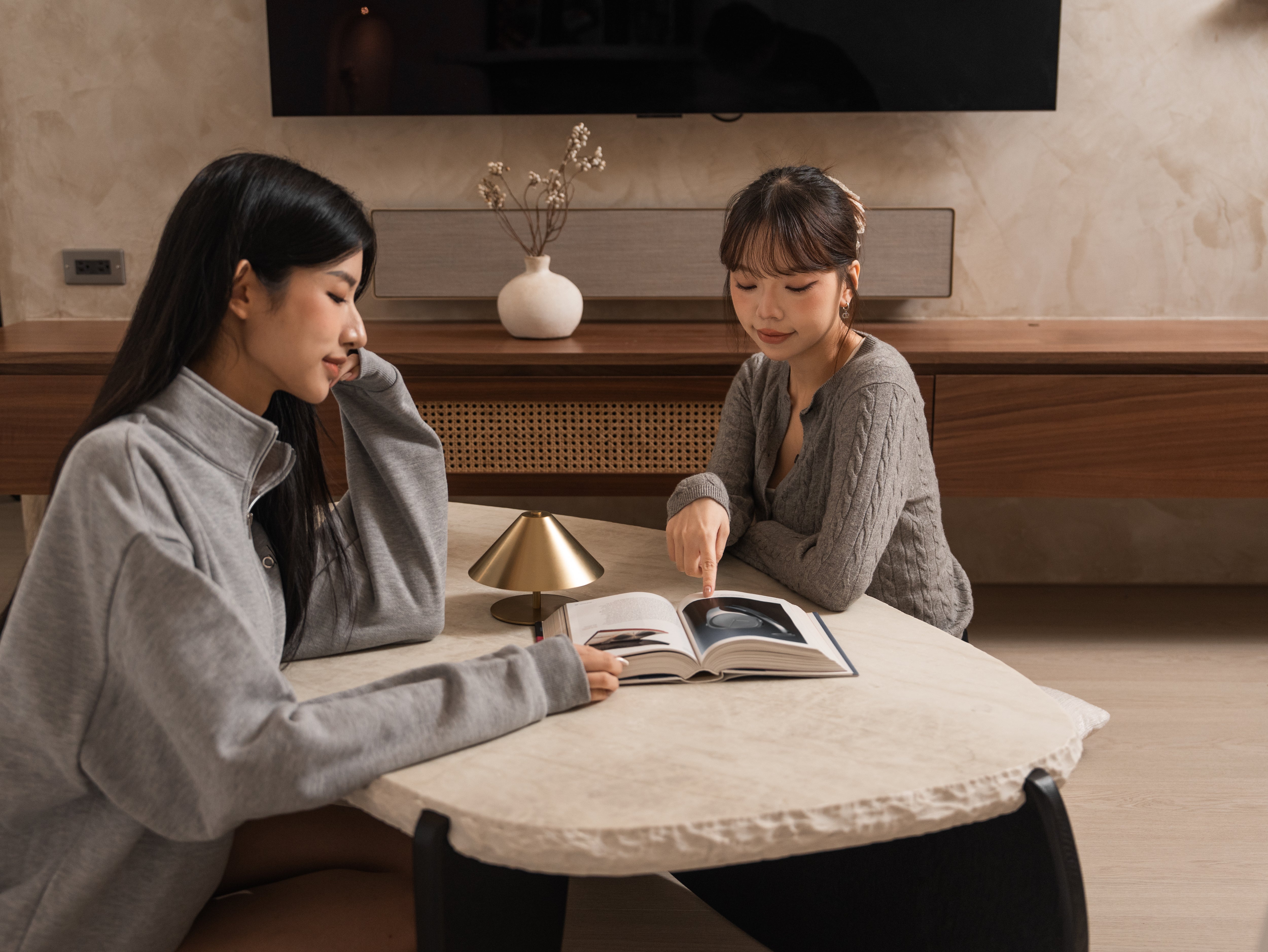 石嶼茶几 Stone Isle - L